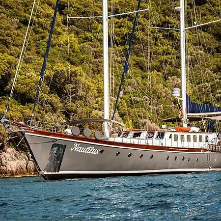 Botel Nautilus Kabin Kiralama